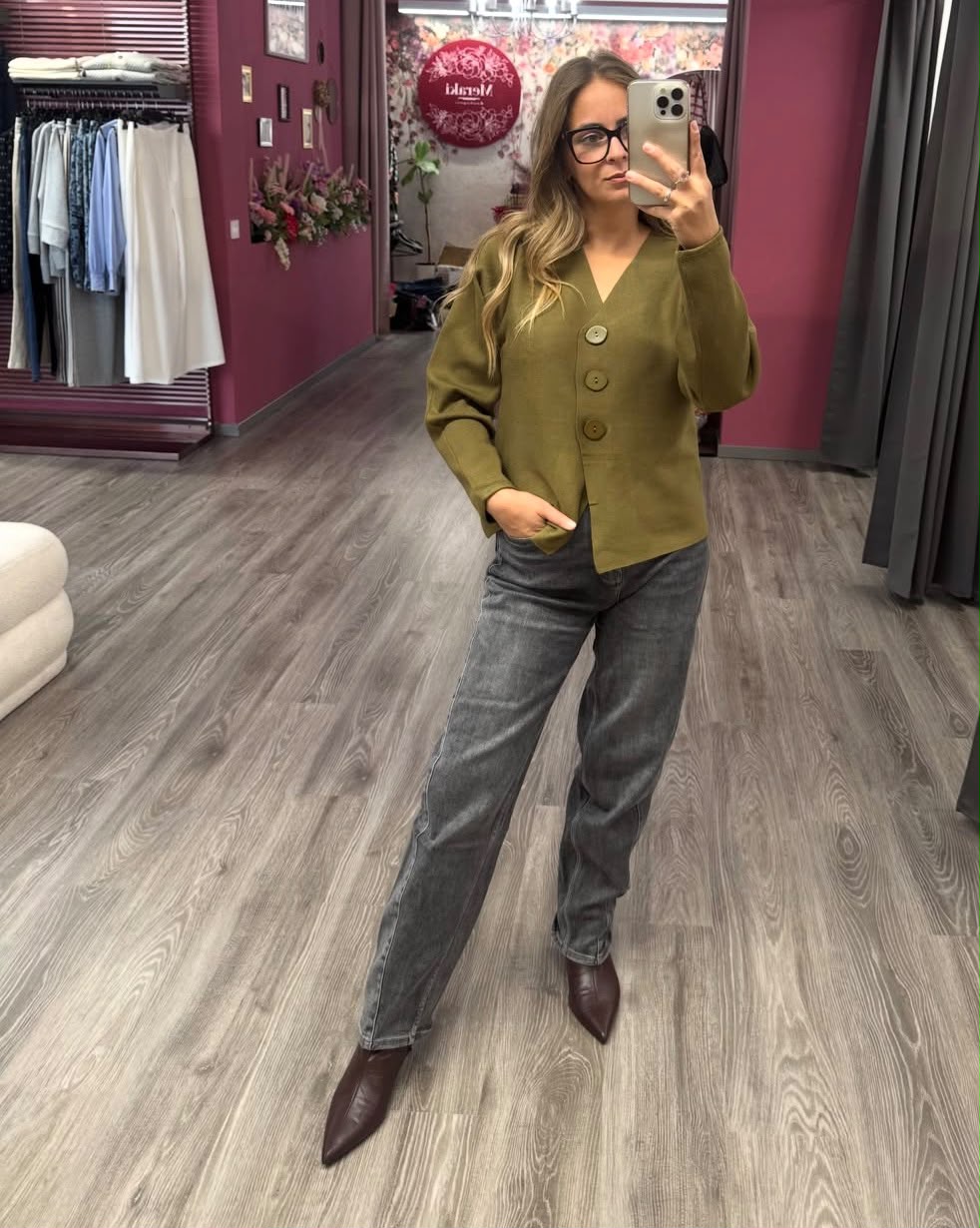 BOLD V CARDIGAN