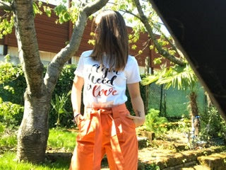 PANTALONI A CAROTA CON CINTA