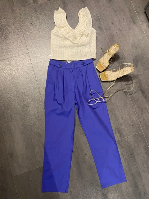 PANTALONI CON BOTTONI