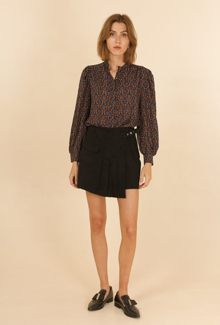 SHORT SKORT