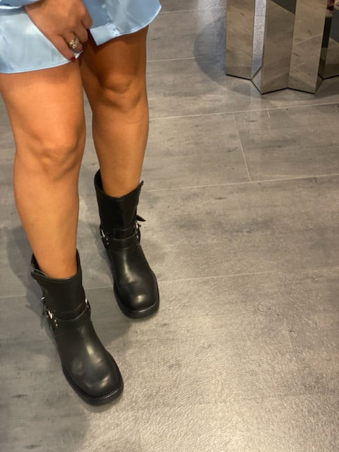 STIVALETTO BIKER BASSO