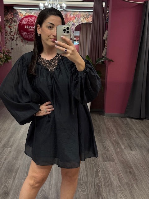 ABITO MONICA