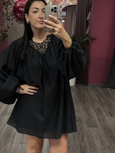 ABITO MONICA